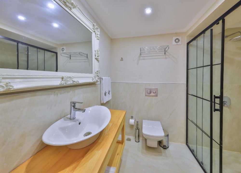 Room image 3